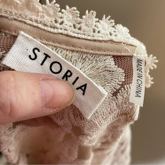 STORIA beige & ivory embroidered lace boho short dress size junior medium - Picture 7 of 8